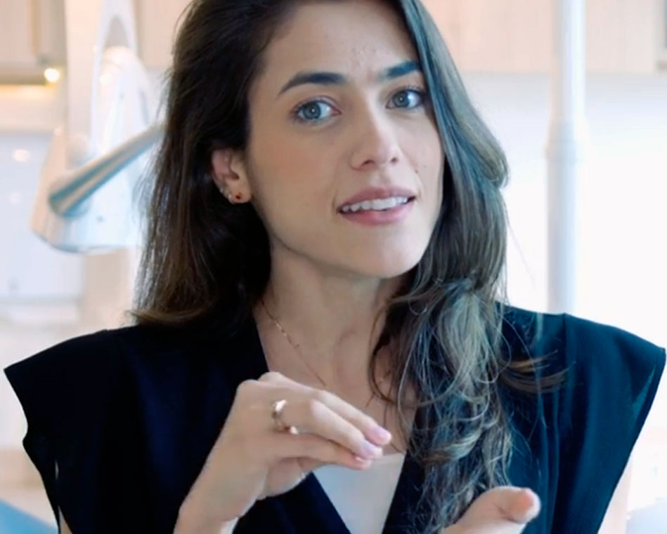 Dra. Débora Reis